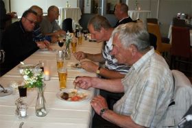 29 Er was een 4-gangenbuffet.jpg
