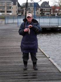 20 Gerrit met een voorn.jpg