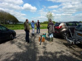 24 Spullen inpakken op stopplaats 2.jpg