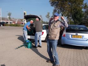 28 Op de parkeerplaats in Aduard.jpg