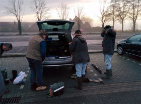 04_Visspullen uitpakken in Giethoorn.jpg