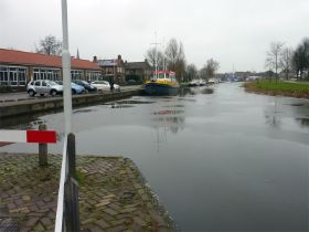 25_Wie vist daar bij de boot.jpg