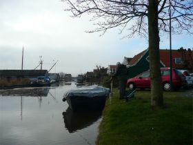 33_Nico bij een ander bootje.jpg