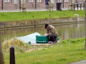 37_Bij het water de kaart invullen.jpg