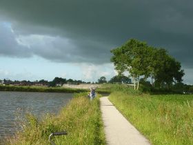 03 Donkere wolken komen er aan.jpg