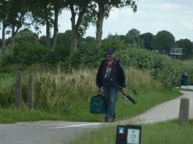 18 En hij helemaal.jpg