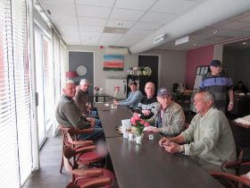 21 Cor houdt toezicht.jpg