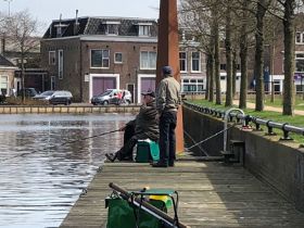 3 Tactiek bespreken aan de Stadsgracht.jpg